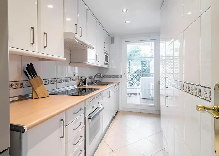 Sam2.4i- Cozy Walking Distance To * Marbella